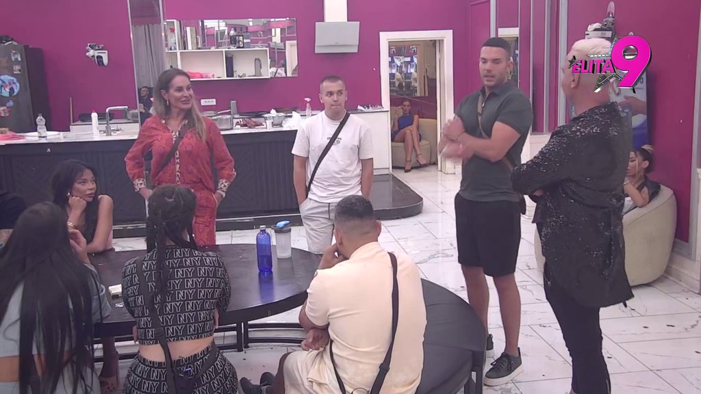Milena Kačavenda ide u izolaciju: Anđelo zakuvao čorbu, evo s kim će deliti prostoriju sedam dana! (VIDEO)