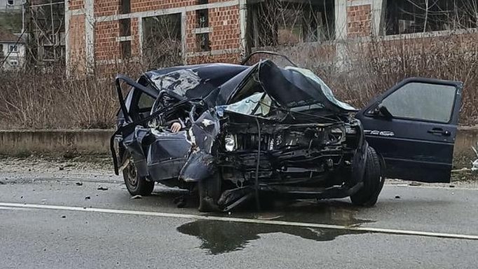Teška saobraćajka na putu Šabac - Valjevo: Ima povređenih u sudaru dva vozila