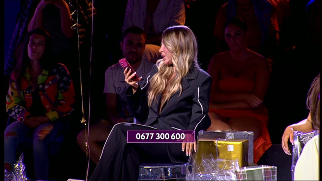 Žestoko rešetanje Aneli Ahmić: Gledateljka iz Australije joj skinula masku, ona ne zna gde udara! (VIDEO)