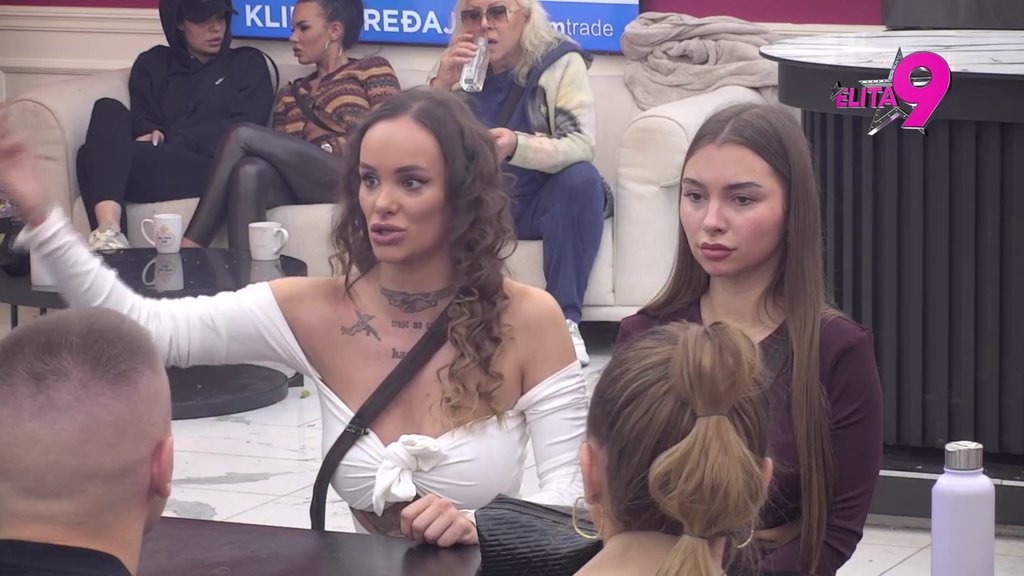 Vređa ljude bez argumenata: Matora jedva dočekala da raspali paljbu po Teodori, isprozivala je kao niko! (VIDEO)