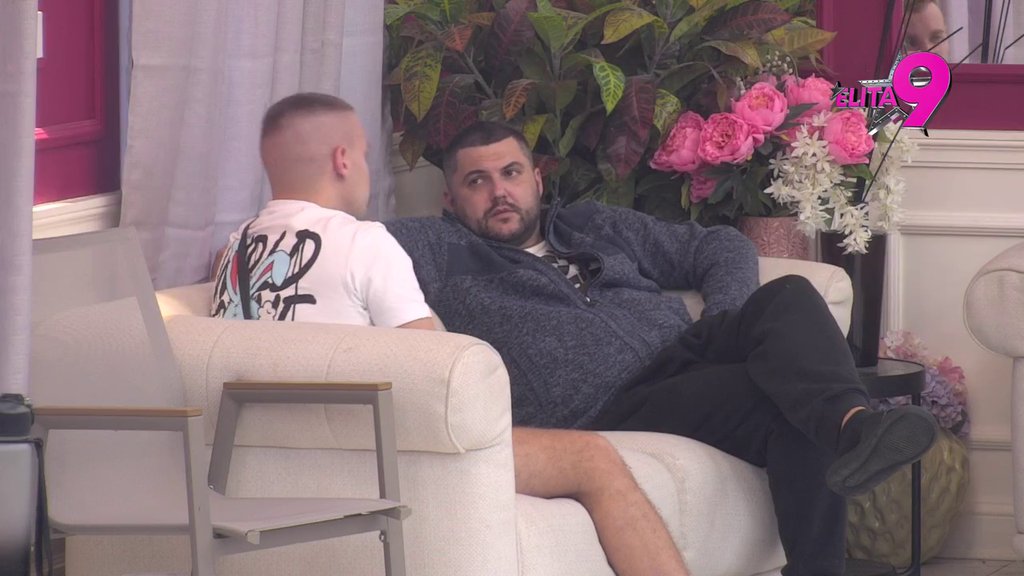 RAZVILI SVOJE TEORIJE: Asmin i Dača do detalja izanalizirali ponašanje Aneli i Maje, evo do kakvih su zaključaka došli! (VIDEO)