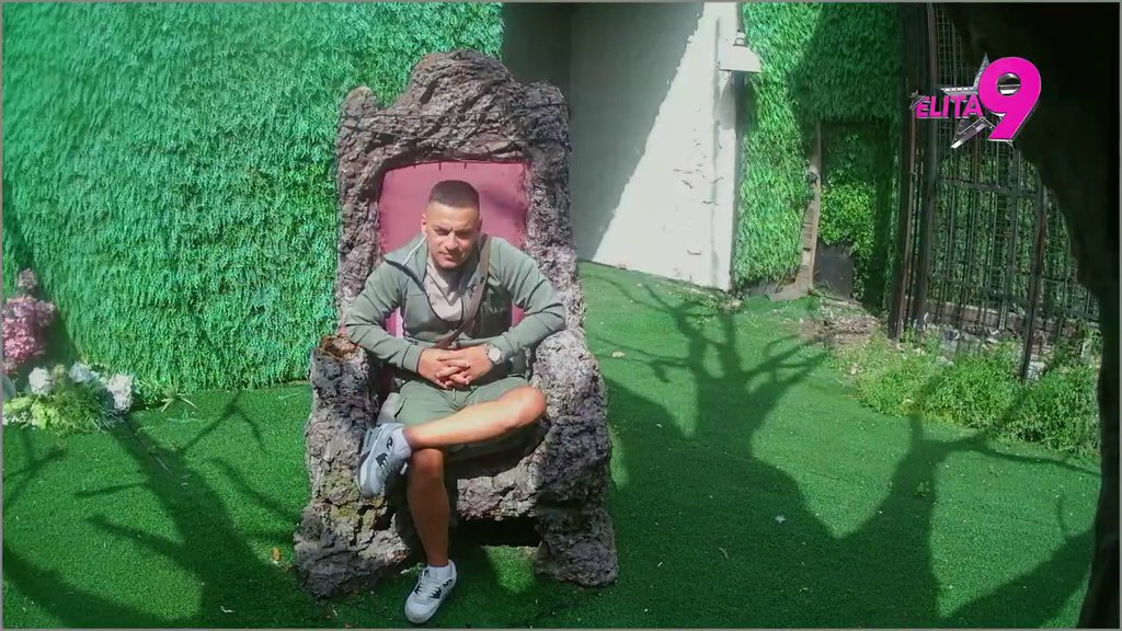 Kad joj vidim čelo, ocrtaju joj se venice, znam da plače... Bebica otvorio dušu i otkrio šta će dalje raditi sa Teodorom, a onda odao tajnu: Anđelo je ODLEPIO za Stanijom, meri joj stopala! (VIDEO)