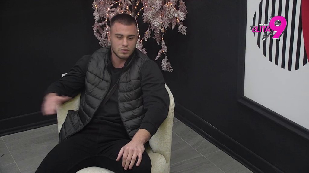 Imam mir i dugo se nisam ovako osećao u ljubavi: Viktor pao na Minine čokoladice i bombonice, ne krije koliko je odlepio za crnom udovicom! (VIDEO)