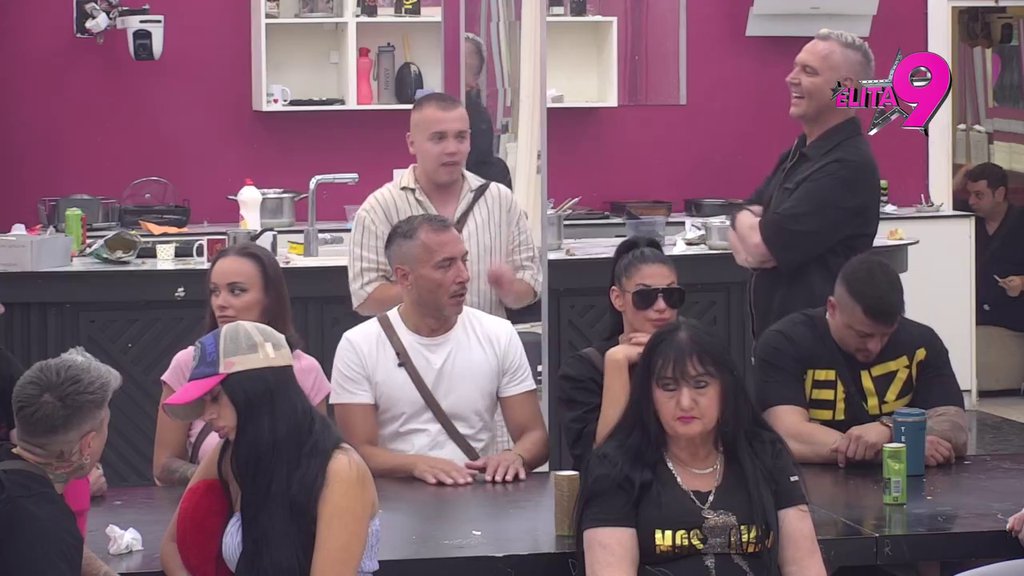 On je najveća devojčica, CAVA JEDNA! Dača dočekao svojih pet minuta da kao nikad ponizi Anđela! (VIDEO)