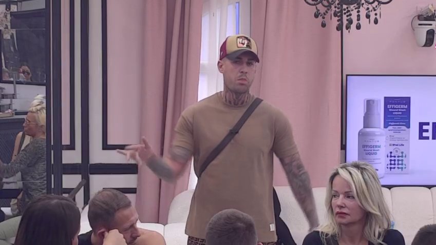Rat Dače i Janjuša ne prestaje da bukti! Virijević osuo rafalnu paljbu po Janjušu zbog odnosa sa Carem, on mu uzvratio najgore psovke (VIDEO)