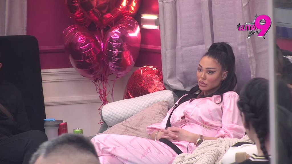 LUPILA MU BLOK: Maja precrtala Asmina zbog jedne stvari, on promenio sve boje i rekao da ga ona ne zanima (VIDEO)