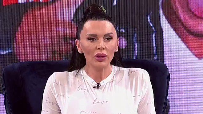 UHAPŠENA SRPSKA PEVAČICA! Policija joj upala u stan, sumnja se da je u pitanju ozbiljno krivično delo