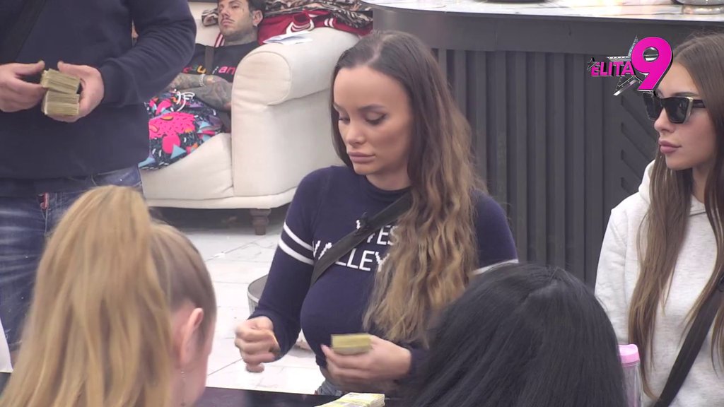 NEMAŠ IZLAZA, PA GLEDAŠ DA SE BRŽE-BOLJE VRATIŠ NJEGA! Luka urnisao Teodoru, Bebica preuzeo celu njenu krivicu na sebe! (VIDEO)