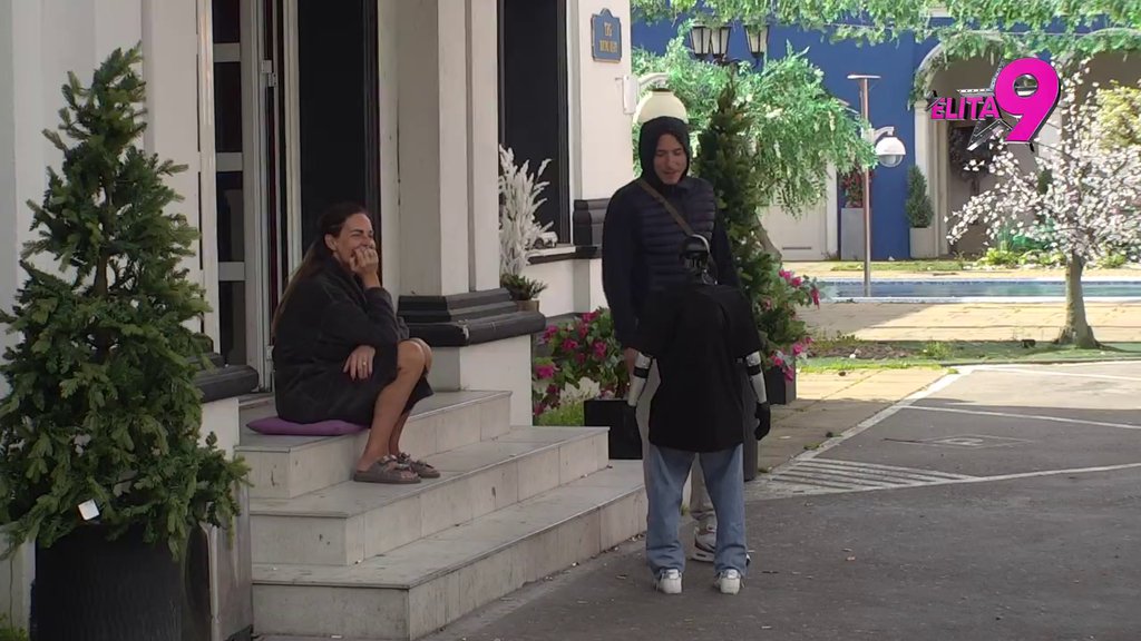 JE L' BILO DUBOKO? Toša se bacio u detektivski posao, ispitao Mikija o igrama ispred pokrivača sa Sarom: IMALI SMO DUBLJE TEME (VIDEO)