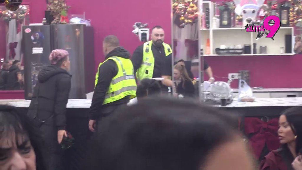 Avokatica zakuvala čorbu! Obezbeđenje pokušava da zaustavi Boru Santanu, repetirao vređalicu kao nikad: Je*em ti dete u brkove! (VIDEO)