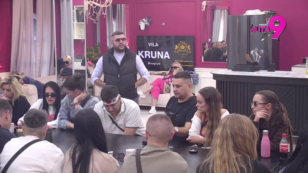 ČEKAO JE NJEN POGREŠAN KORAK: Asmin istakao da Luka broji sekudne do raskida sa Aneli, Janjuš istakao da je Maja vešta u zavođenju: IZLEDOM I HARIZMOM LAKO OSVOJI MUŠKARCA, ŠTO UPRAVO I RADI! (VIDEO)