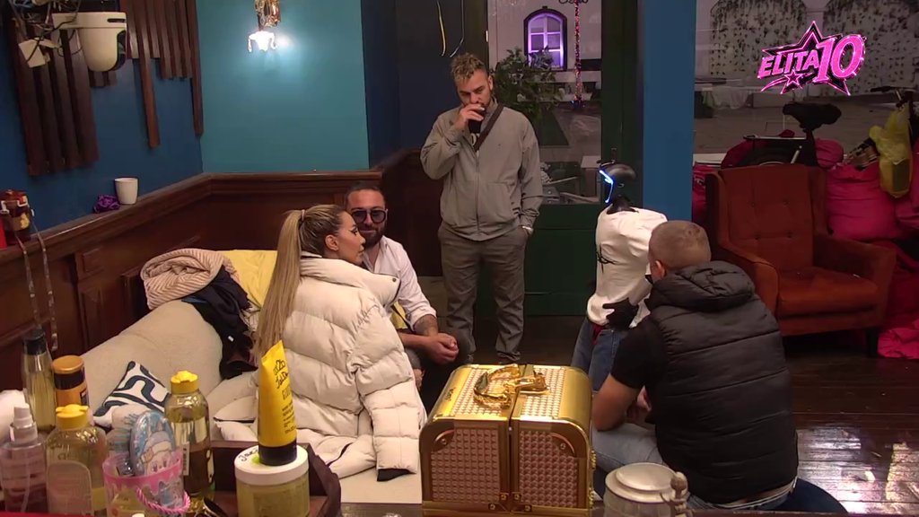 Odmah pokušala da se opere: Aneli se svim silama brani zbog krađe piva Filipa Cara! (VIDEO)
