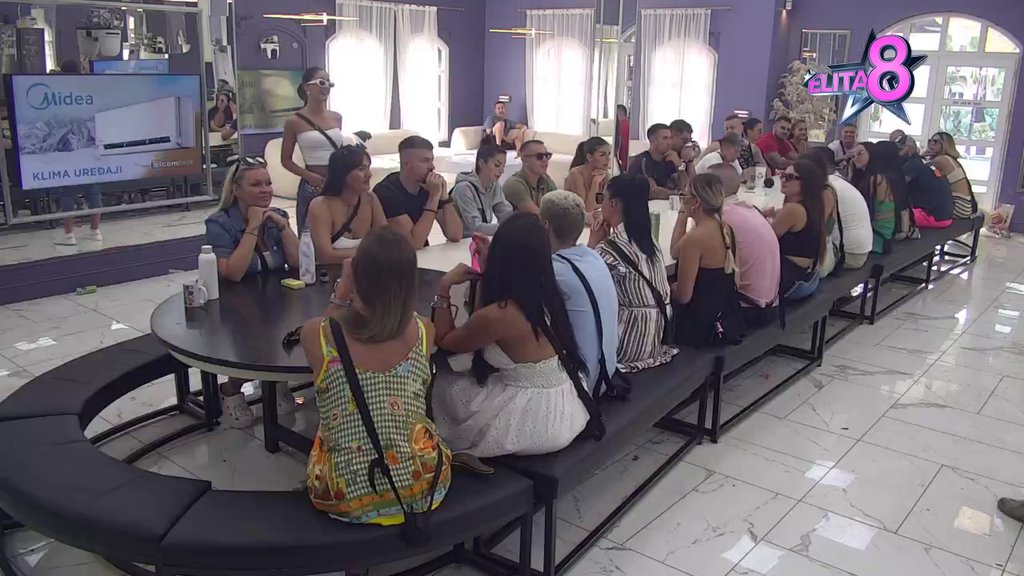 Sa čajem je klasična žvaka, a vodka je za iskrenost: Anđela jednom rečenicom vratila Gastoza na fabrička, pa ipak njihovu vezu proglasila najboljom! (VIDEO)