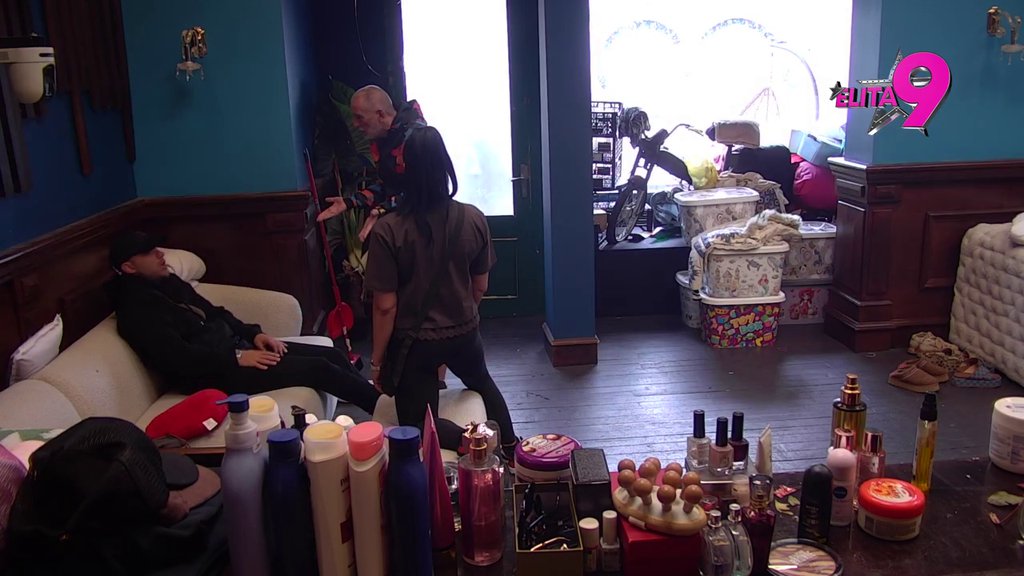 Daješ joj lažnu nadu! Jakšićka LUPILA ZABRANU Anđelu, on POBEGAO GLAVOM BEZ OBZIRA! (video)