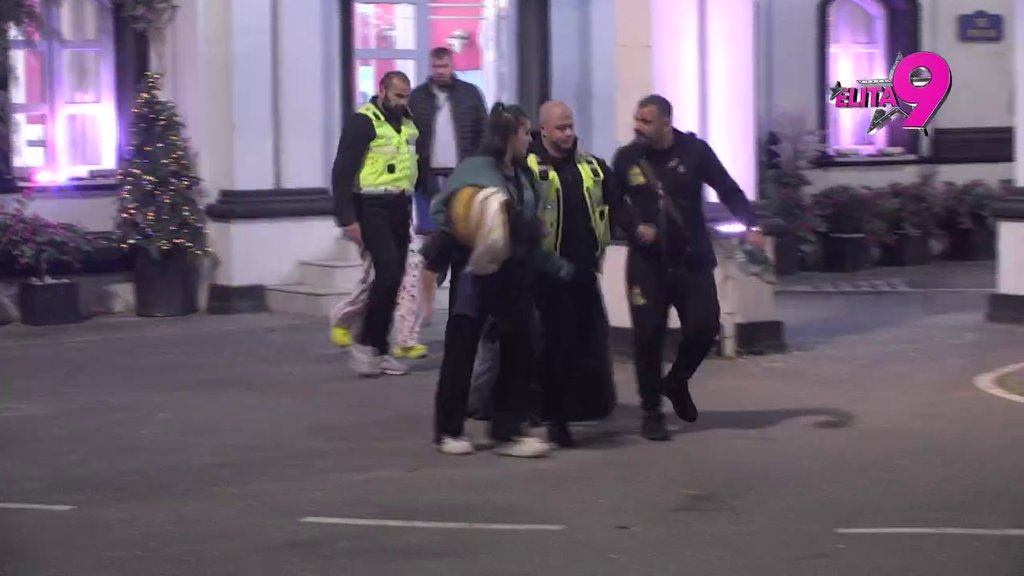 KARAMBOL! Obezbeđenje ima pune ruke posla: Bora i Anastasija uništavaju jedno drugom stvari! (VIDEO)