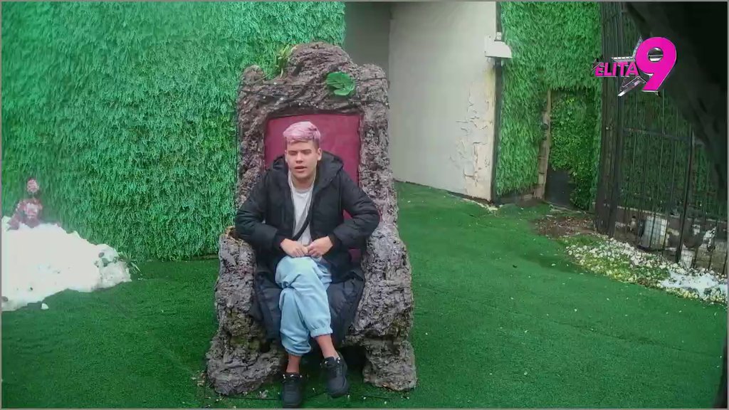 MOGLA JE MIRNIJE DA ODREAGUJE: Uroš dao svoj sud o sukobu Milice i Terze, osvrnuo se na njegov odnos sa Sofijom, pa istakao da Janjuš gleda na Milenu kao zabavu:  ONA MU JE USLUŽNI SERVIS! (VIDEO)