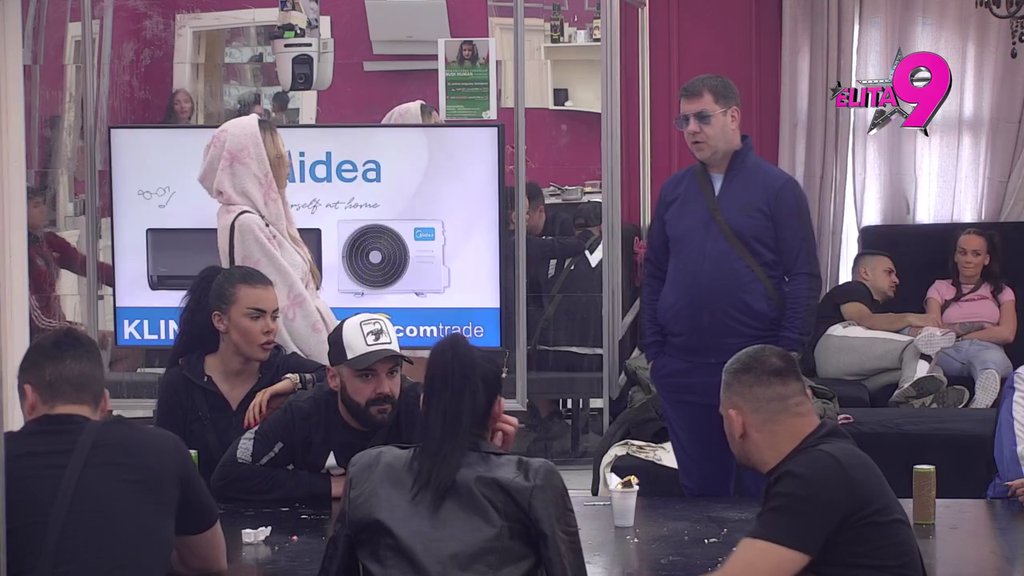 ONA NIJE NJENA DRUGARICA: Asmin predstavio Majin i Stanijin odnos nebitnim, ne smatra da je ispao DUPLJAK zbog svog ponašanja! (VIDEO)