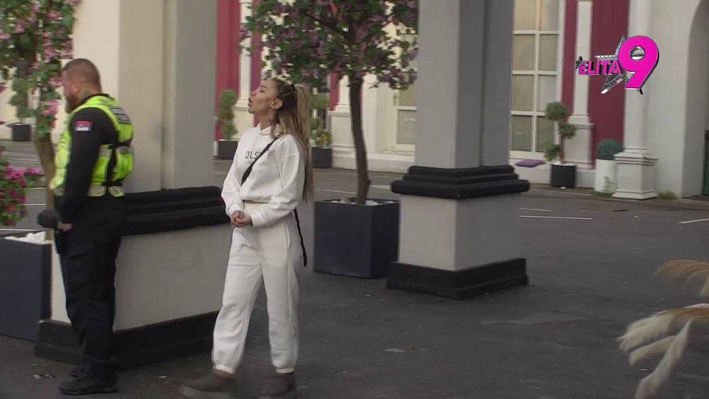 BIZARNOSTIMA NIKAD KRAJA: Aneli ne bira način da povredi Kačavendu, uputila joj SKANDALOZNE reči! (VIDEO)