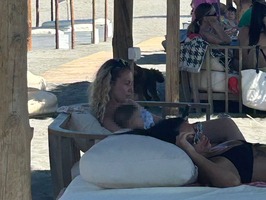 PINK.RS PAPARACO! Milica Veličković uživa sa Barbarom na plaži: Uživa u odmoru sa ćerkom dok Terza planira putovanje sa Slađom Poršelinom (FOTO+VIDEO)