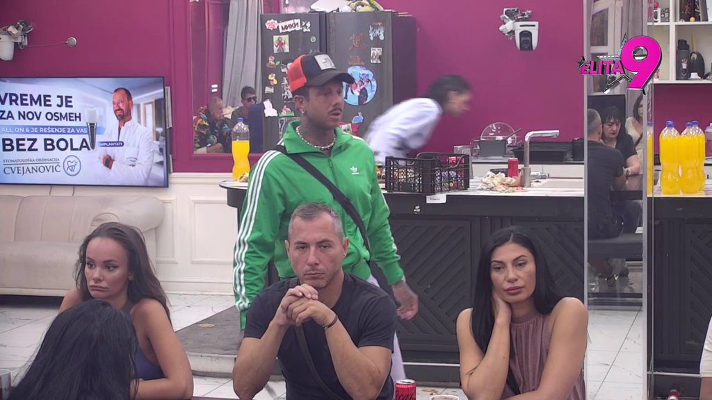 Bahatost Luke Vujovića prelazi sve granice! Anita prestaje da vređa Filipa jer se ogradio od Aneli, njenom dečku se to nije svideo, pa iskazao SKANDALOZNO ponašanje (VIDEO)