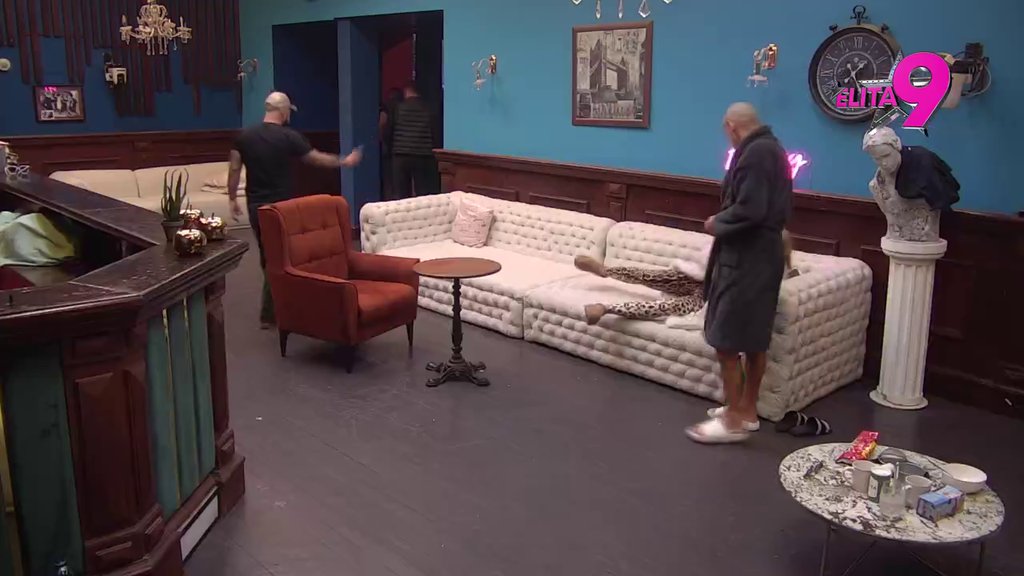 ORI SE SVE! Luka i Aneli u žestokoj raspravi, on zaurlao: Opravdanja neće biti (VIDEO)