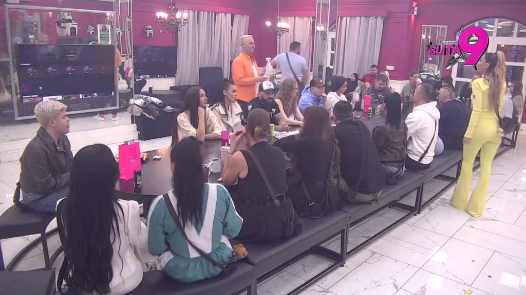 REKAO SI DA TE NE ZANIMAJU NI A, NI N: Stanija otkrila šta je Asmin pričao Maji, Aneli ga vratila na fabrčka, pa ponizila Maju ona poručila: Mene tuđa deca ne zanimaju (VIDEO)