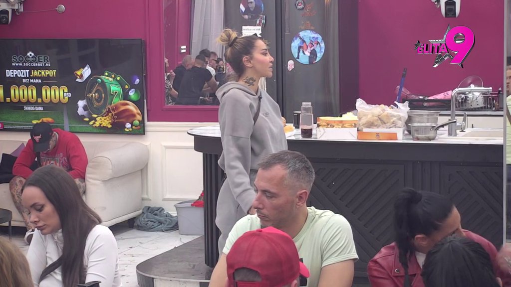 ANITA BEZ DLAKE NA JEZIKU: Šta si ti radila Luki iza leđa dok ste bili zajedno, DOPISIVALA si se sa Janjušem? (VIDEO)