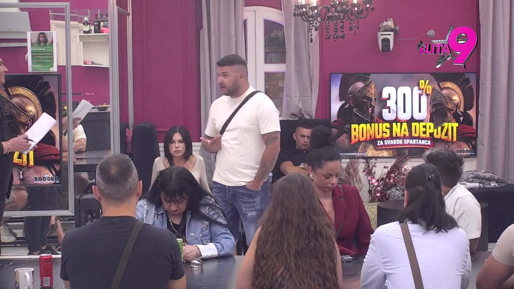 I KER JE GOSPODIN ZA MENE: Asmin pokušava da se opere od svih Majinih poniženja i sočnih uvrerda koje joj je zauzvrat uputio! (VIDEO)