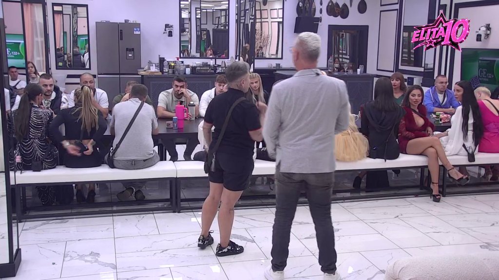 Misim da neprimetno spuštaju loptu: Matora udarila na odnos Anđele i Karića, iznela na površinu svoju teoriju, Đuričićeva osolila rafal po njoj! (VIDEO)