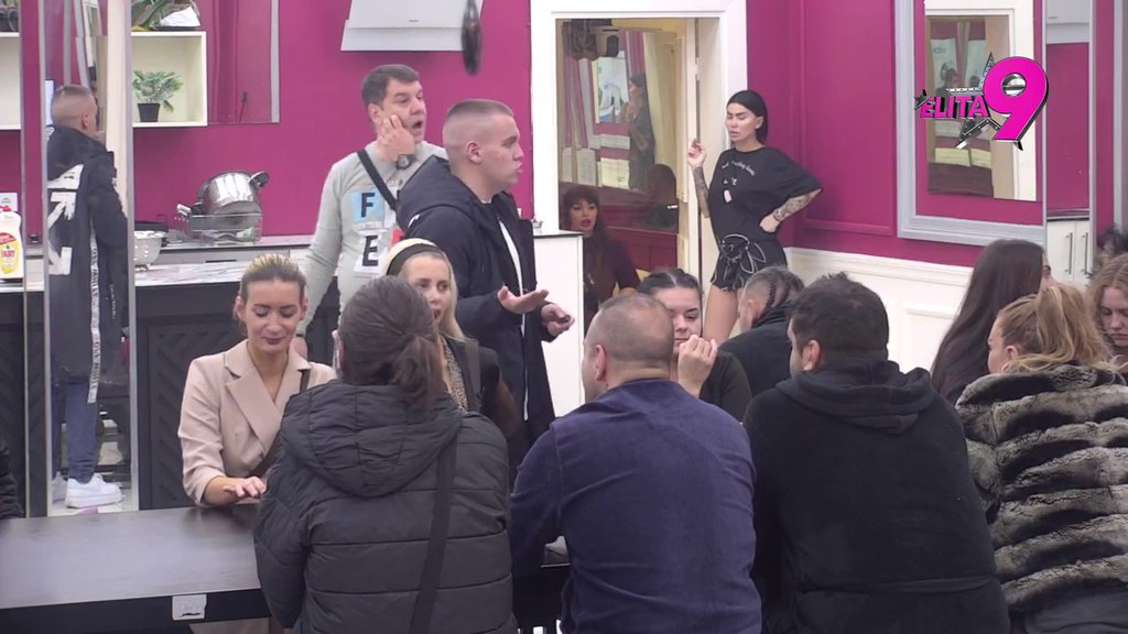 Bebica će se sad stvarno šlogirati: Đukić pred svima priznao da mu je falila Teodora, večeras spavaju zajedno! (VIDEO)