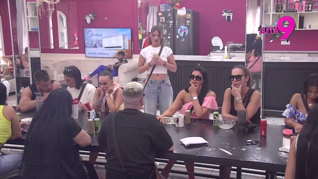 Dobar si čovek, nikad me nisi uvredio: Boginja ne krije koliko joj je Uroš prirastao srcu, nahvalila ga pred svima! (VIDEO)