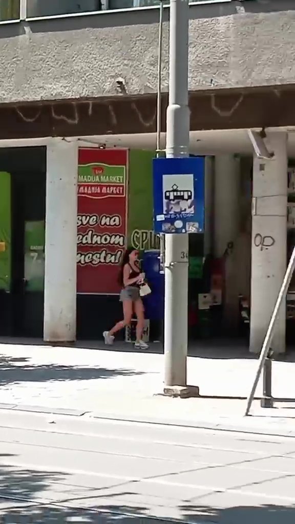 PINK.RS PAPARACO SNIMCI! Maja i Asmin prvi put uhvaćeni zajedno nakon SKANDALA: Pogledajte šta rade, na Durdžićevom automobilu se vidi razlupana šoferka! (FOTO+VIDEO)