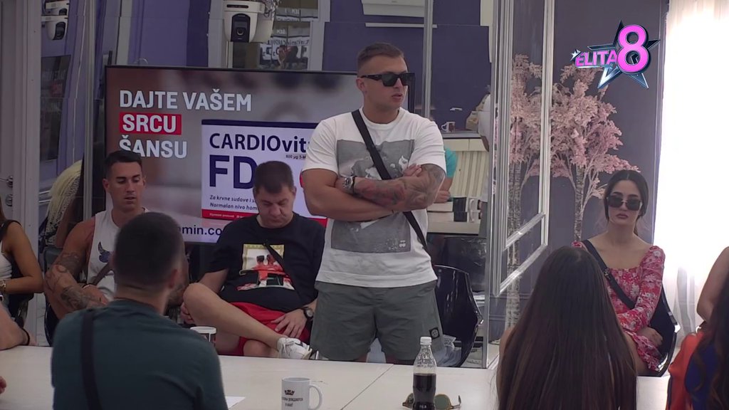 PUKLI KAO TIKVA: Aneli vinula Karića u nebesa, Luku srozala do dna, on odlučio da ne trpi njena poniženja, dao joj PEDALU! (VIDEO)