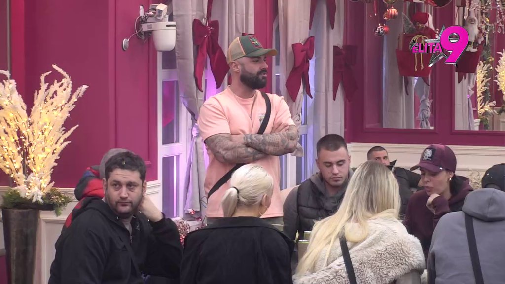 Nešto je moralo da se desi da se ozvaniči kraj: Aneli bacanjem prstenja stavila definitivan pečat na vezu s Lukom! (VIDEO)