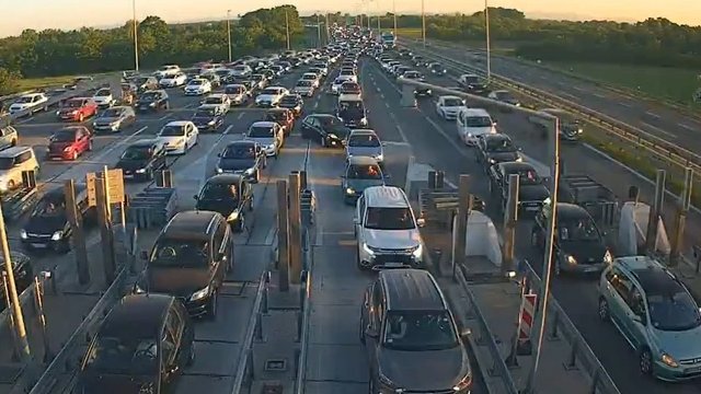 AMSS: Na graničnom prelazu Batrovci teretna vozila čekaju sedam sati na izlaz