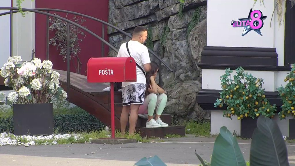Je l' imaš dečka? Gastoz ustao na levu nogu, jasno stavio Anđeli do znanja da mu ne posvećuje dovoljno pažnje (VIDEO)