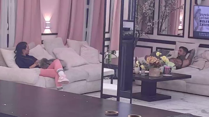Laura se pokajala zbog odnosa sa Đukićem, pa priznala šta se dešavalo sa Carem: Unakazio si me, sa njim je bilo...(VIDEO)