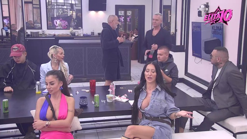 Bez dlake na jeziku: Mića sto u Anelinu zaštitu, pa osuo drvlje i kamenje po Caru i Anđeli! (VIDEO)