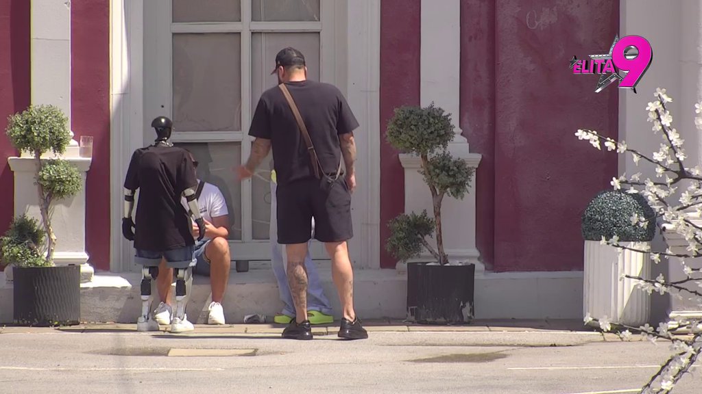 LUKA GORI OD BESA! Pravda se, grebe i rukama i nogama, ne može da se OPERE od flerta sa Aneli, trudna Anita sve sluša i ne veruje! (VIDEO)