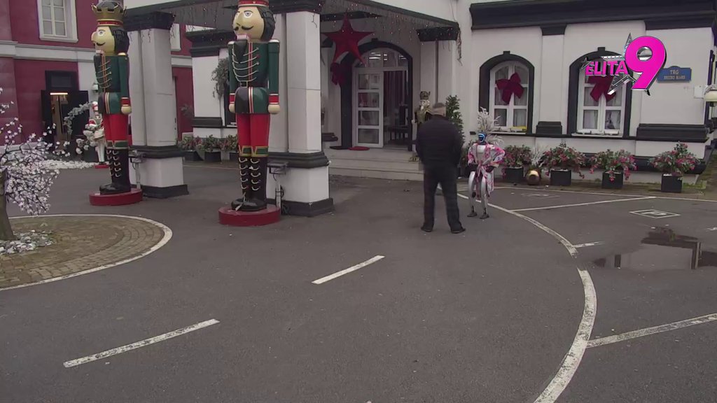 Mislio sam da će da te IZNESU KAO BADNJAK! Asmin se žalio Toši da je jedva izveo BREJK DENS, on odmah krenuo da ga provocira! (VIDEO)