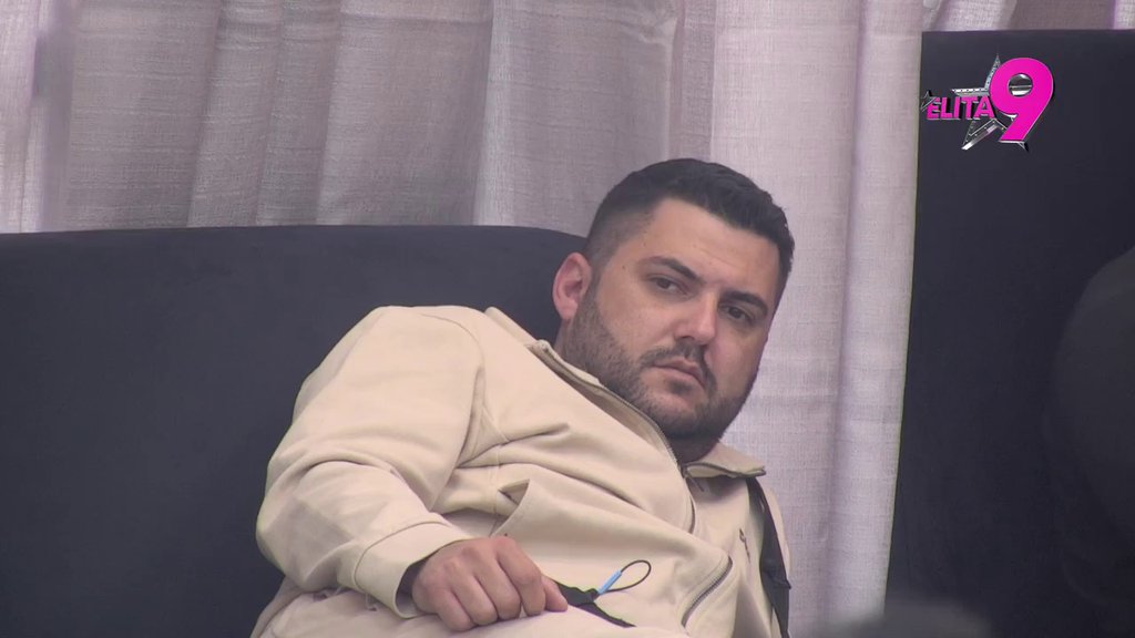 BUKTI RAT MAJE I STANIJE! Pljušte teške prozivke na sve strane, Marinkovićeva ređa nikad niže udarce: Prihvati da si ljubavnica (VIDEO)