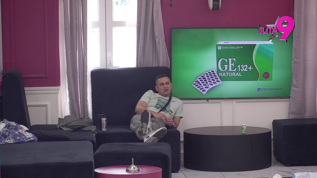 Kakav hladan tuš: Bebica popio novu ispalu od Teodore, neće ni da čuje za njega! (VIDEO)