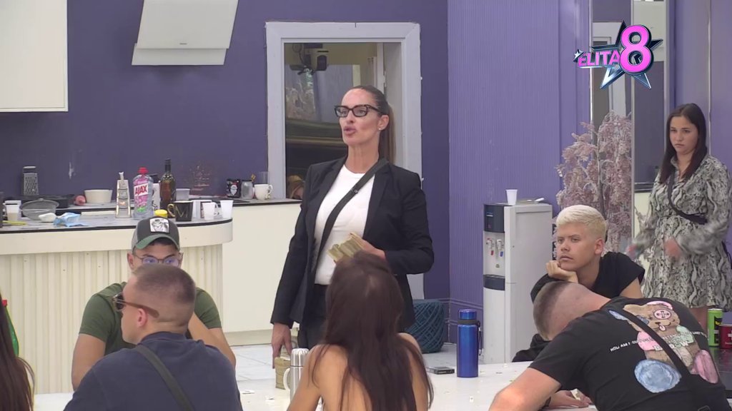 BUKTI RAT! Ivan i Kačavenda ušli u žestok klinč, pa Stanić rešio da joj bez dlake na jeziku kaže šta misli!   (VIDEO)