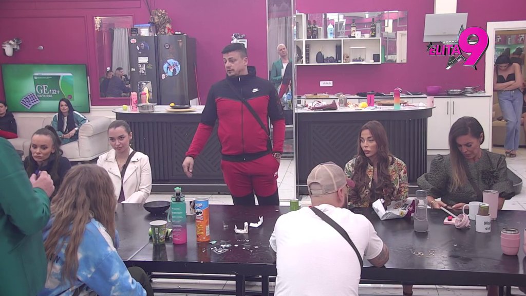 Besan kao ris na Munjeza! Terza sumnja da su Milica Veličković i Danijel bili u šemi, žestoko udario na njegovo očinstvo: Pokazao je nebrigu! (VIDEO)