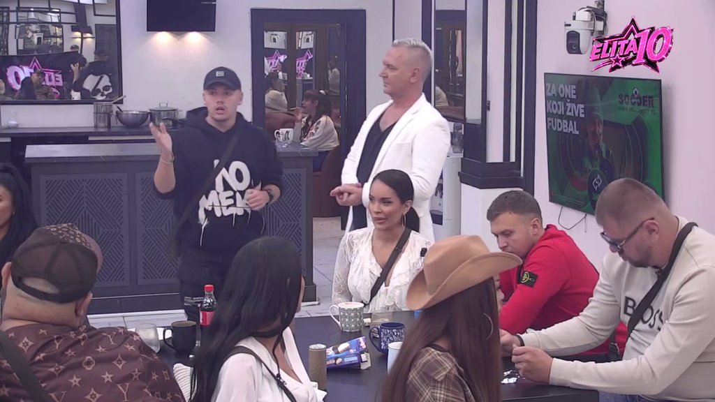 Drago mi je da neko vidi kao ona: Glorija unakazila Aneli, Car joj dao podršku! (VIDEO)