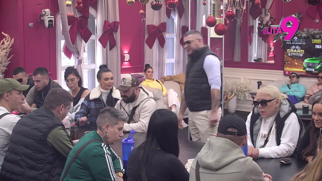 Aniti srednji, a Luki mali! Asmin spustio loptu prema Vujoviću, pa mu poručio: Sa tvojim ocem sa pričao kao sa svojim! (VIDEO)