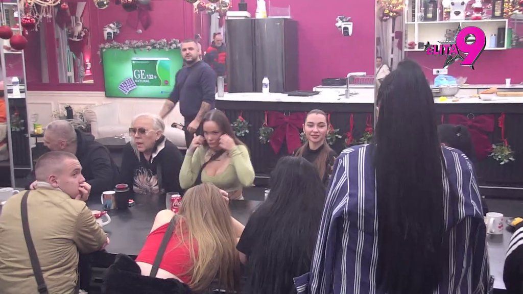 ON JE SADA BETON LIGA: Maja osula drvlje i kamenje po Asminu zbog zbližavanja sa Aneli! (VIDEO)