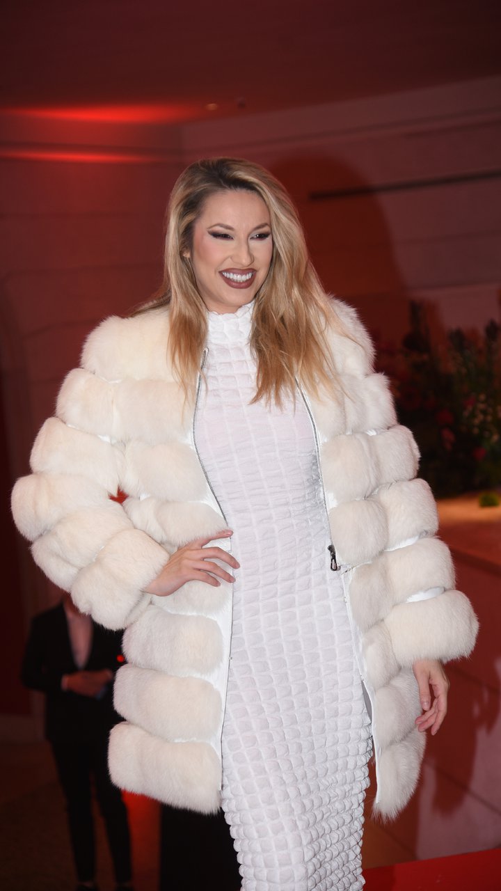 VELIKA ZVEZDA STIŽE U ELITU: Takmičari će ostati u šoku kada je budu ugledali, a ona je spremna da podigne Šimanovice na noge (FOTO)