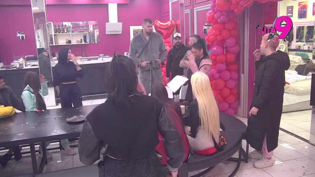 Luka ŽELI DA SE VEŽE SA Aneli! Anita ZAKUKALA na sav glas: Sram te bilo! (VIDEO)