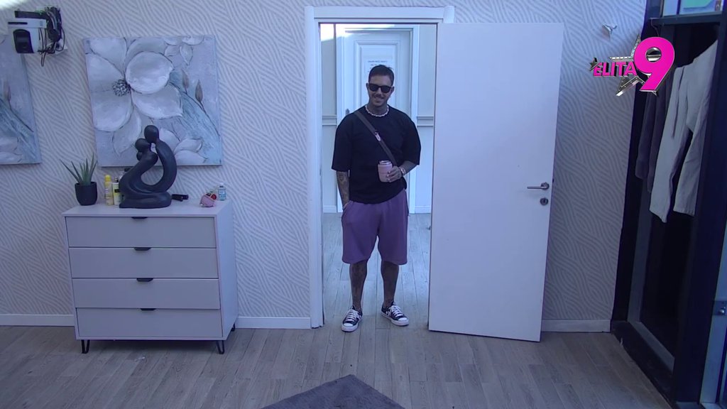 Ti si odlepila: Filip uspešno navukao Aneli da mu priredi ljubomornu scenu, ona se pravda kao nikad! (VIDEO)